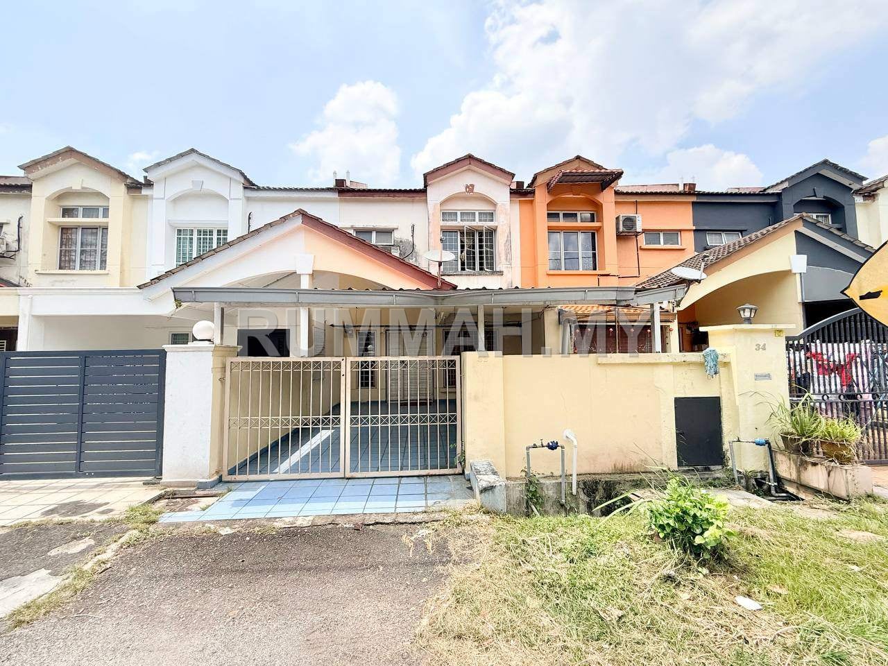 3-bedroom house in Cheras, Selangor for sale - Facing Open Rumah Teres 1900 sqft