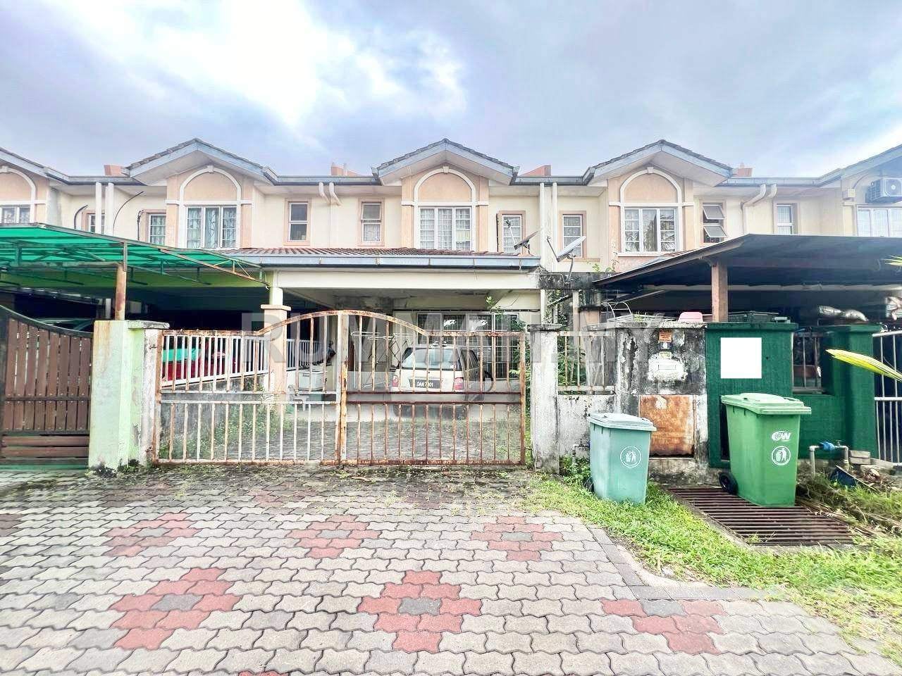 4-bedroom house in Kajang, Selangor for sale - Dekat Masjid Freehold Teres Taman Sutera