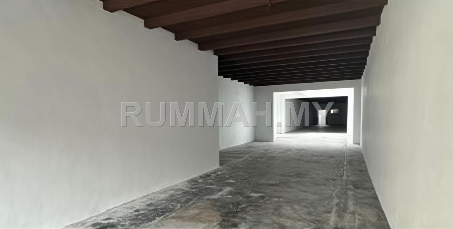 Double Storey Shop At Tourist Hot Spot Lebuh Pantai Penang