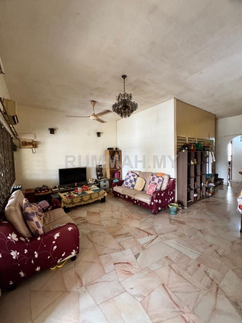 4-bedroom house in Jelutong, Penang for sale - 2 Storey Terrace for Sale @ Tingkat Besi Satu 4 Bedrooms