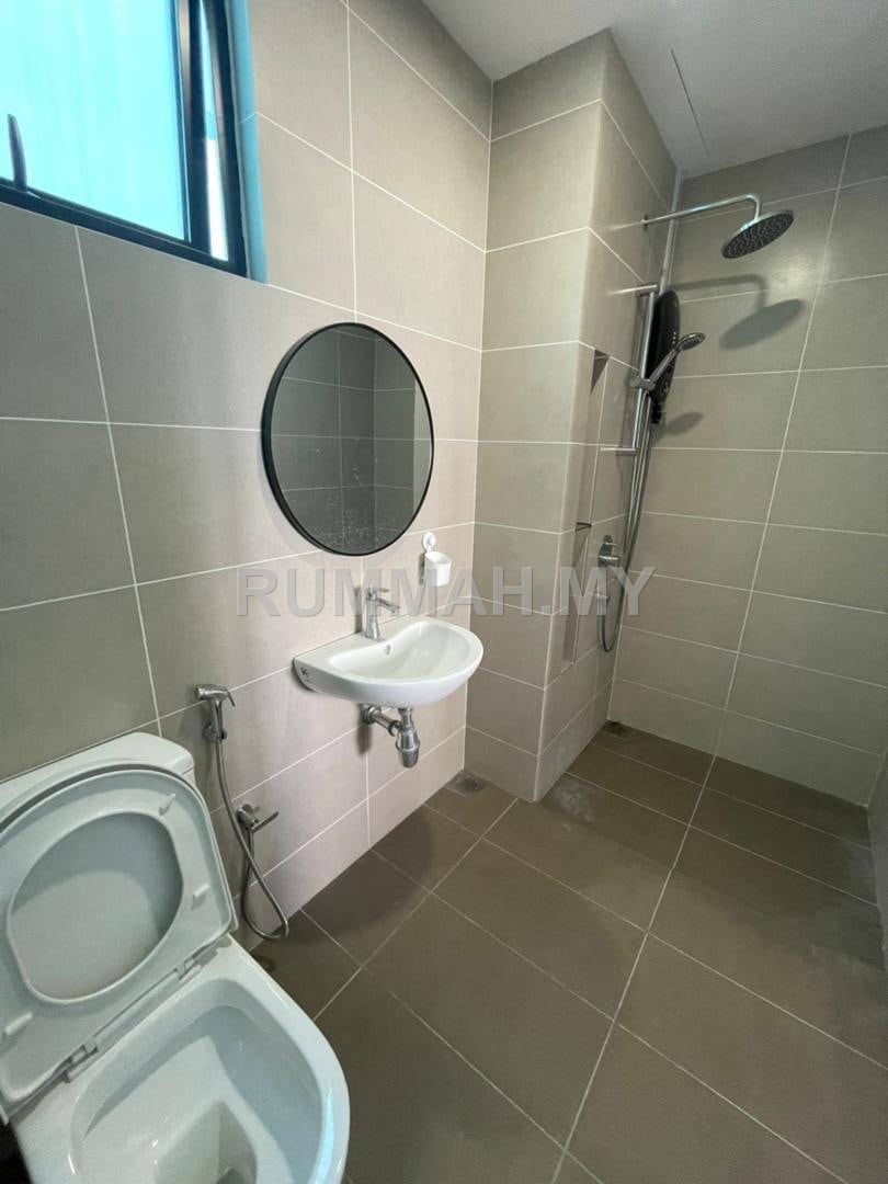 condo in Batu Maung, Penang — photo 4