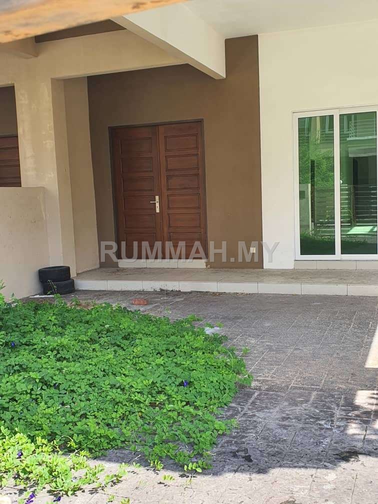 5-bedroom house in Jelutong, Penang for sale - 98 Greenlane Semi D @ Greenlane