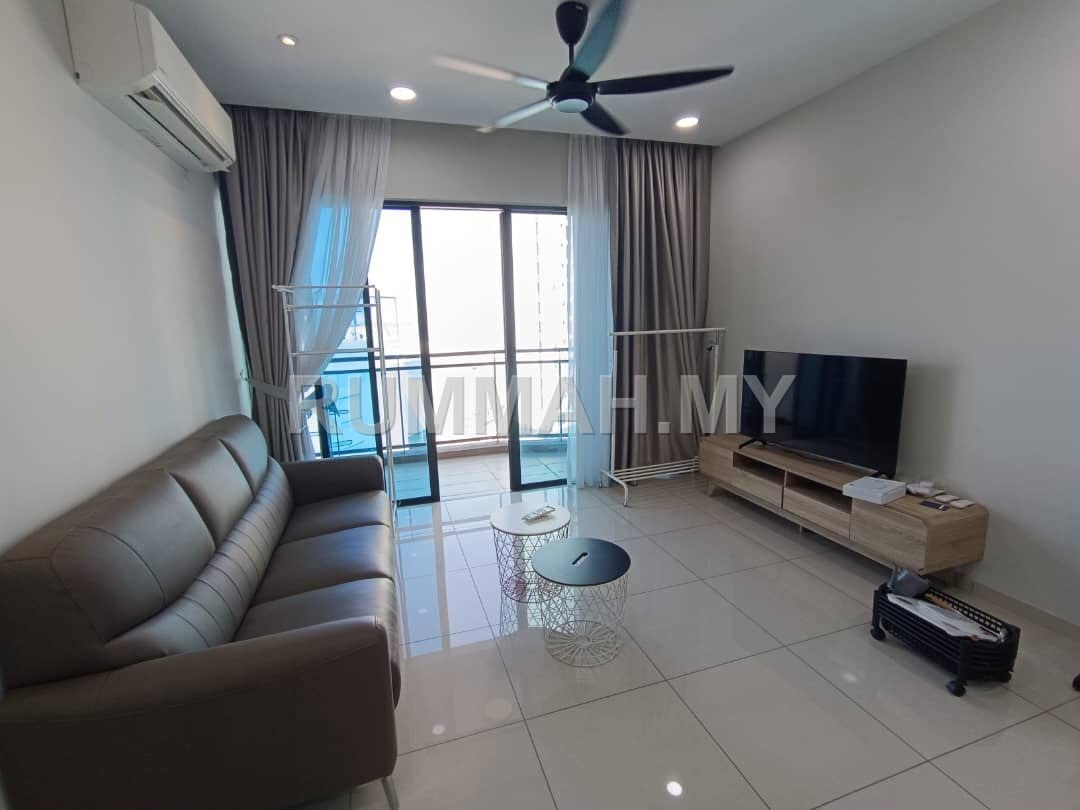 2-bedroom condo in Gelugor, Penang for sale - Waterside Residence Low Floor 1076sf 2CP Partially Renovated Gelugor