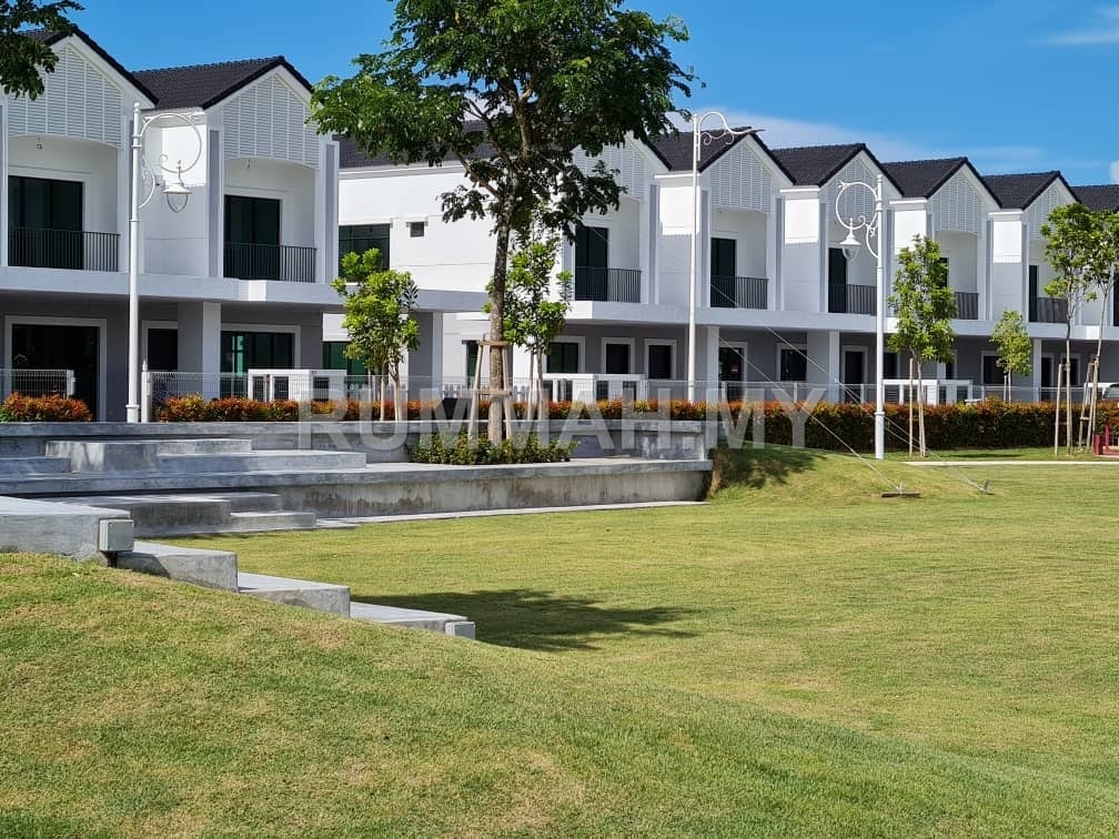 4-bedroom house in Batu Kawan, Penang for sale - Ecoworld Ashton Eco Horizon 2 Storey Terrace Lake View Batu Kawan 