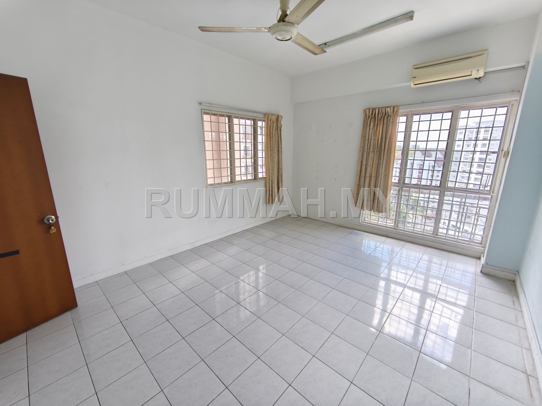 3-bedroom condo in Bandar Sunway, Selangor for sale - Ridzuan Condo, Below Market bumi lot, 931sqft 3 Rooms, Bandar Sunway PJS10