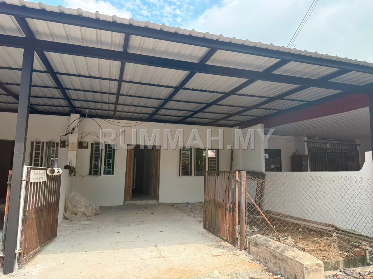 3-bedroom house in Permatang Tinggi, Penang for rent - Taman Perwira 1-Storey Terrace Partially Renovated 1200sf Permatang Tinggi