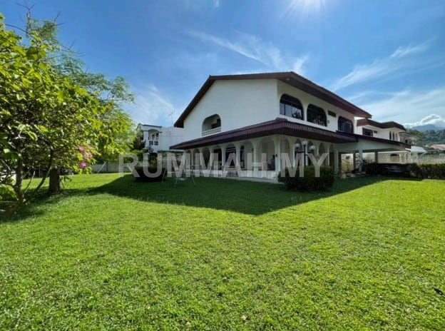 6-bedroom house in Gelugor, Penang for sale - Minden Heights Bungalow, Gelugor