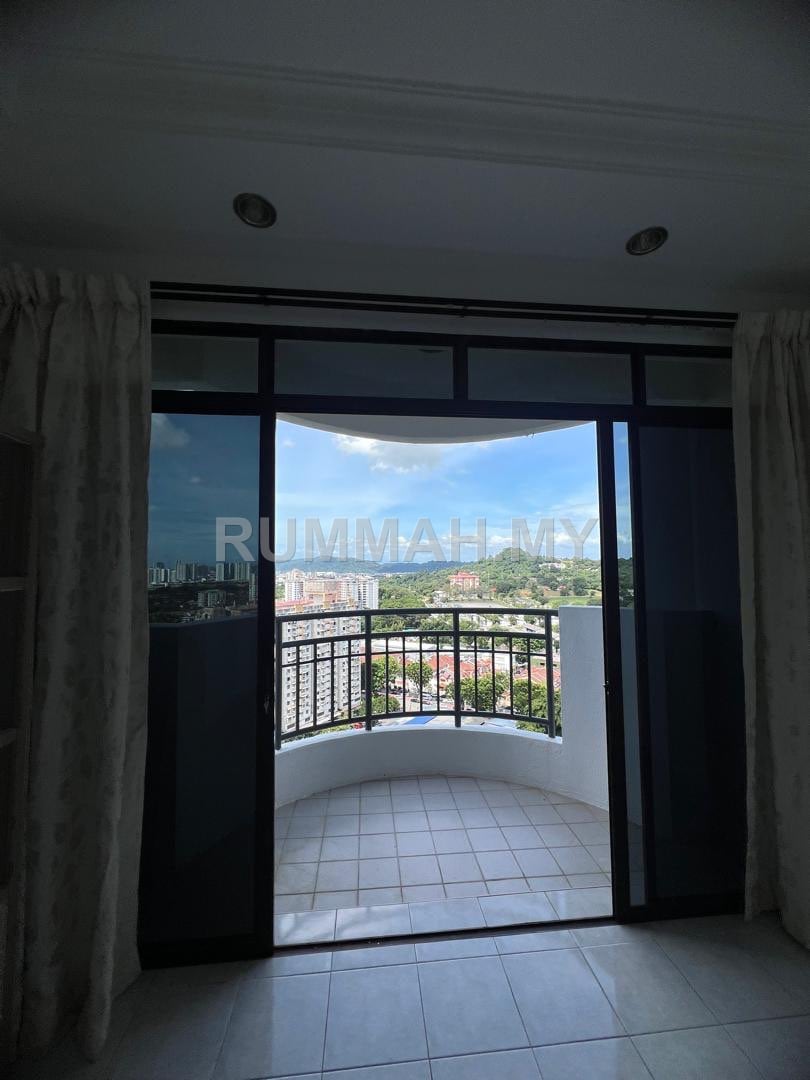 3-bedroom condo in Sungai Ara, Penang for sale - Vistaria condo middle floor nice view sungai ara 1023sf