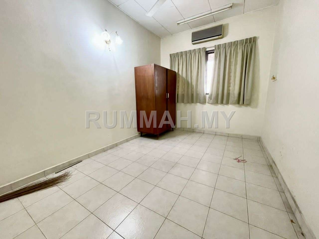 5-bedroom house in George Town, Penang for sale - Jalan Goh Guan Ho ,George Town Semi D