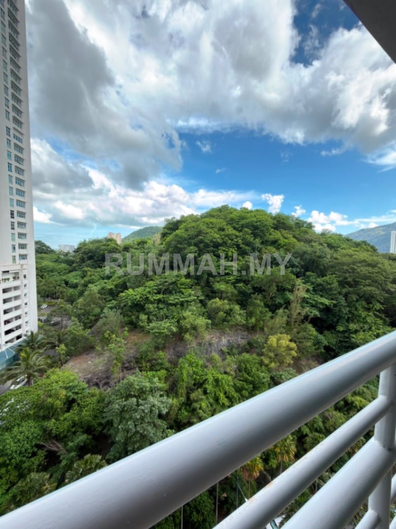 6-bedroom condo in Air Itam, Penang for sale - 3 car parks BL Garden air itam 6 Bedrooms 1400sf Adjoining unit