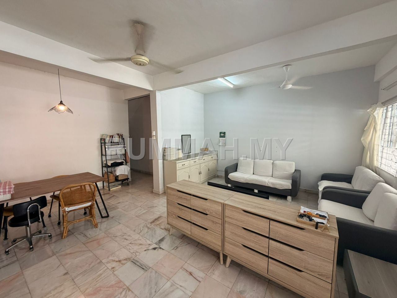 Lintang Pekaka 2 Storey Terrace, Sungai Dua USM