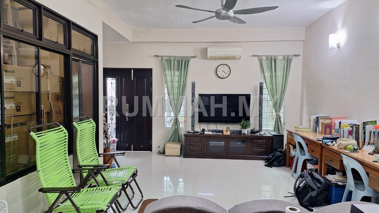Lorong Merak, Sungai Dua Terrace 2 storey, near Lotus