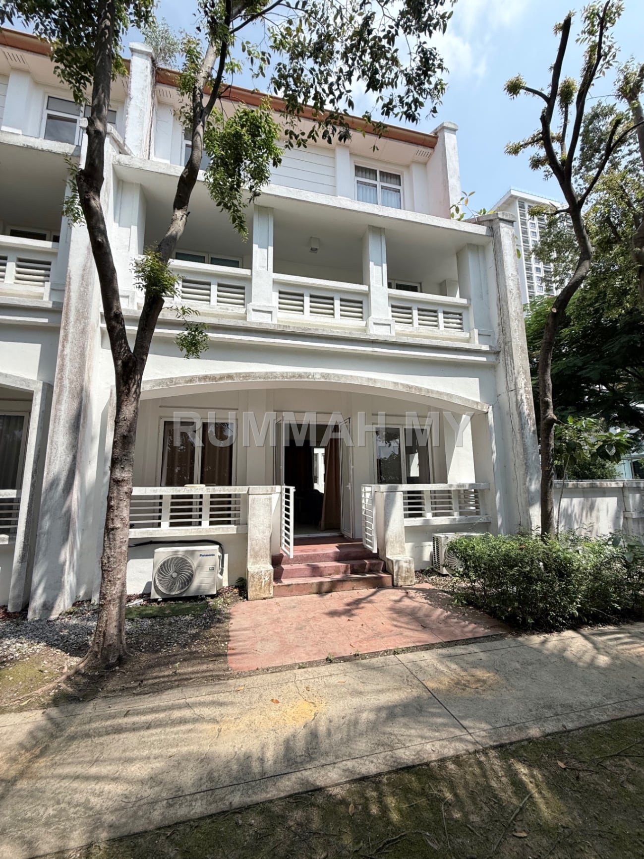 5-bedroom house in Tanjung Tokong, Penang for sale - E&O Terraces Corner for Sale @ Medan Bayu, Tanjung Tokong | Partly Furnished