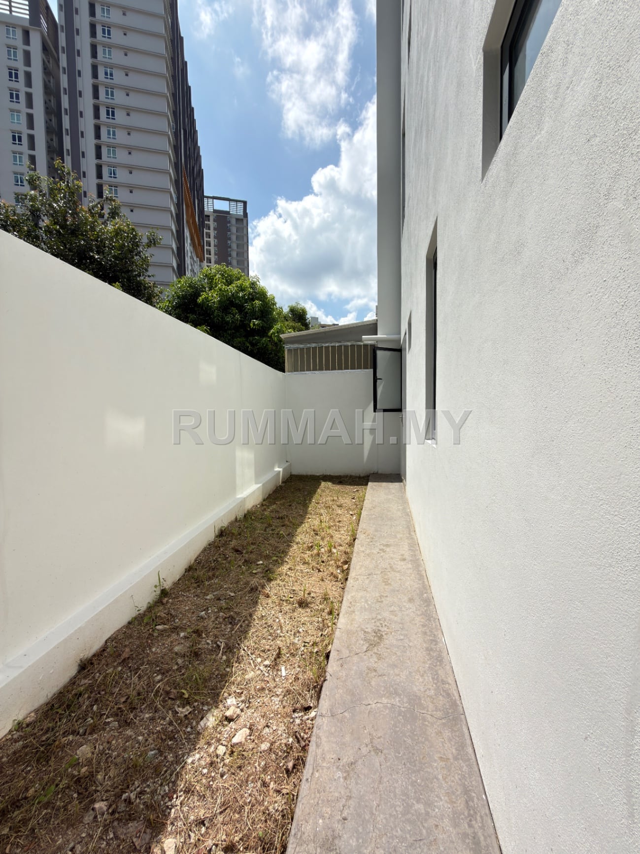 house in Bukit Jambul, Penang — photo 4