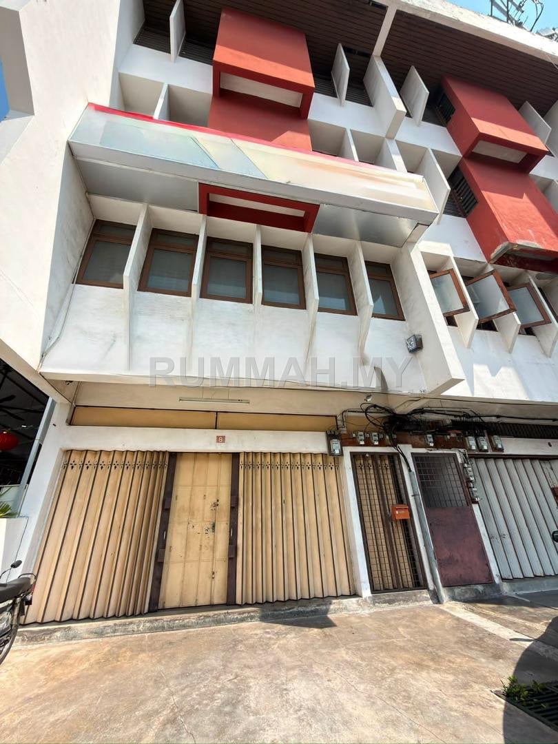 6-bedroom commercial in George Town, Penang for sale - 4-Storey Commercial Building Opposite First Avenue Georgetown 8,200 sqft