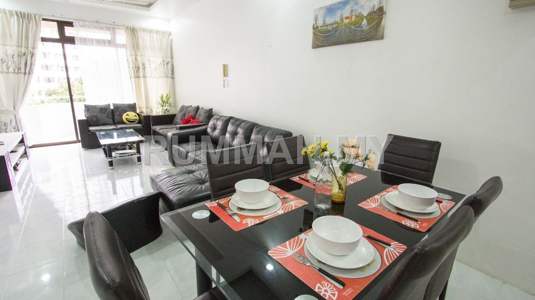 3-bedroom condo in Batu Ferringhi, Penang for rent - Eden Seaview Corner unit with 2 balconies