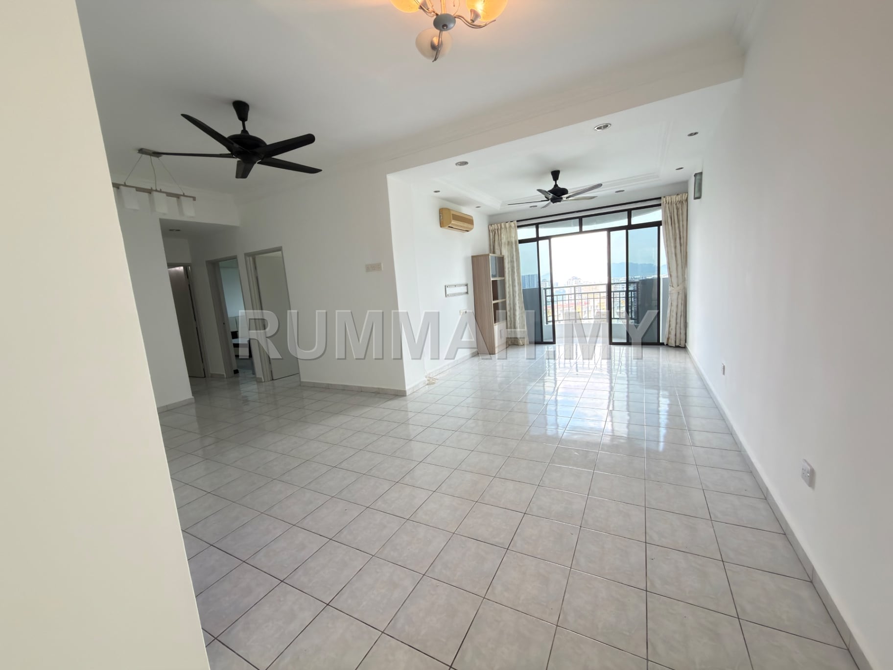 3-bedroom condo in Sungai Ara, Penang for sale - Vistaria condo middle floor nice view sungai ara 1023sf