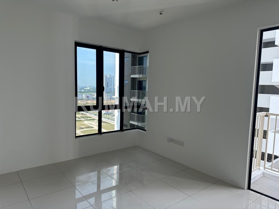 3-bedroom condo in Batu Kawan, Penang for sale - Vivo Executives Apartment Batu kawan  830sf high floor bare unit