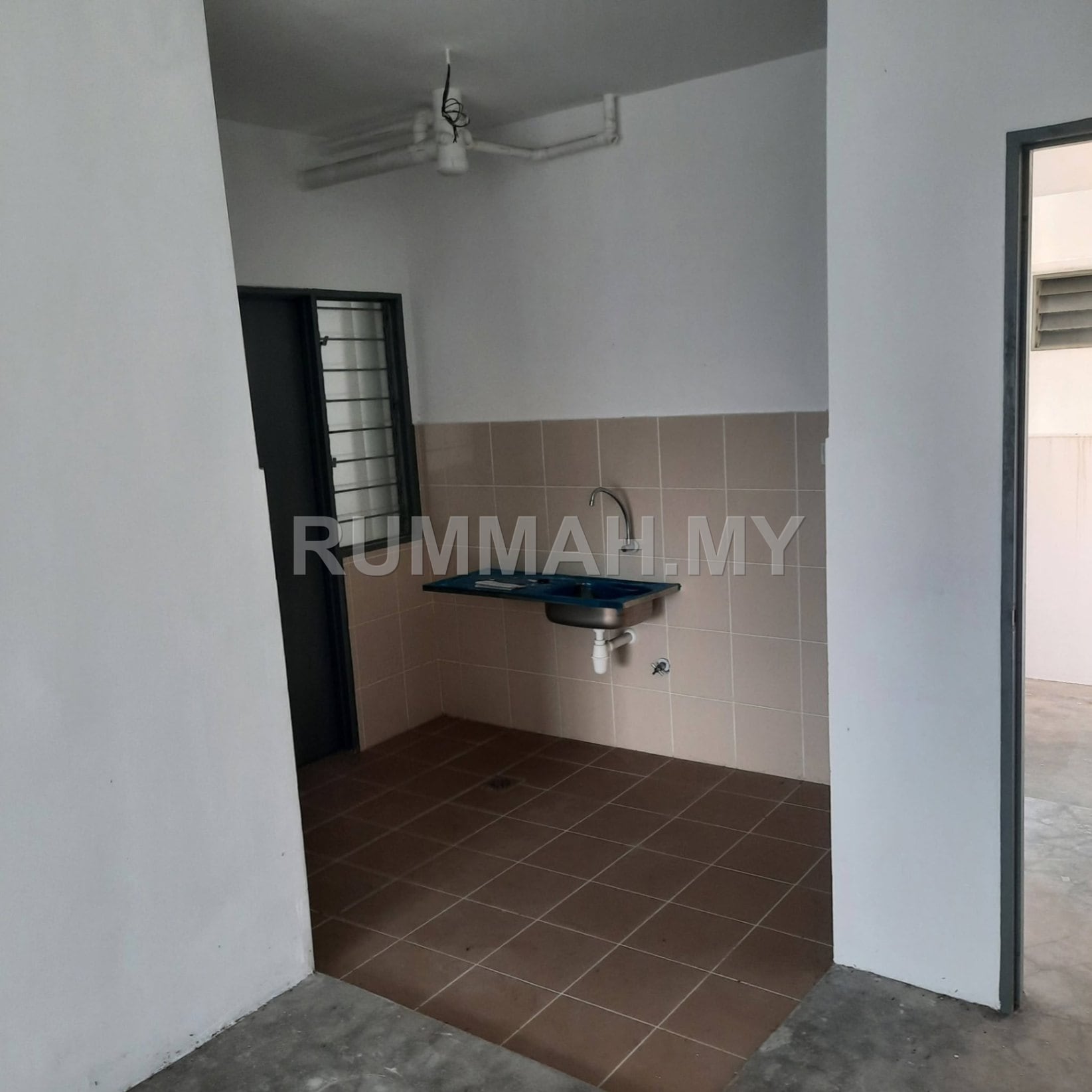 condo in Teluk Kumbar, Penang — photo 3