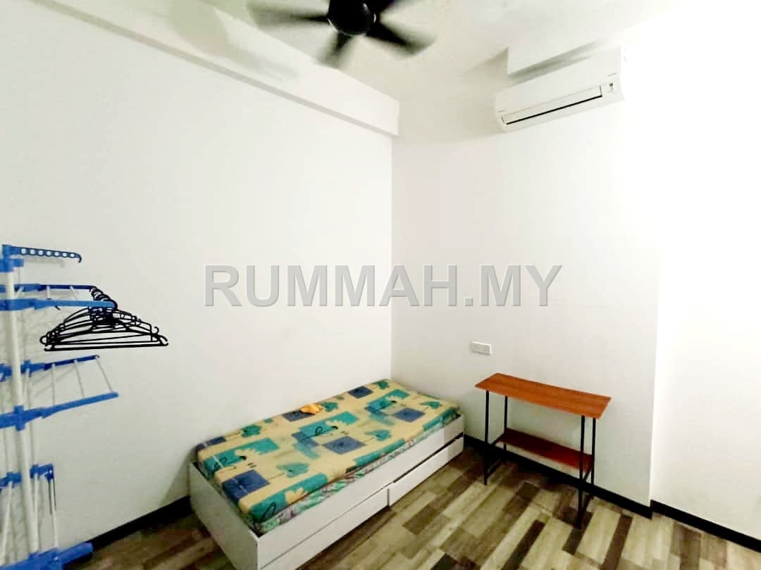 condo in Gelugor, Penang — photo 4