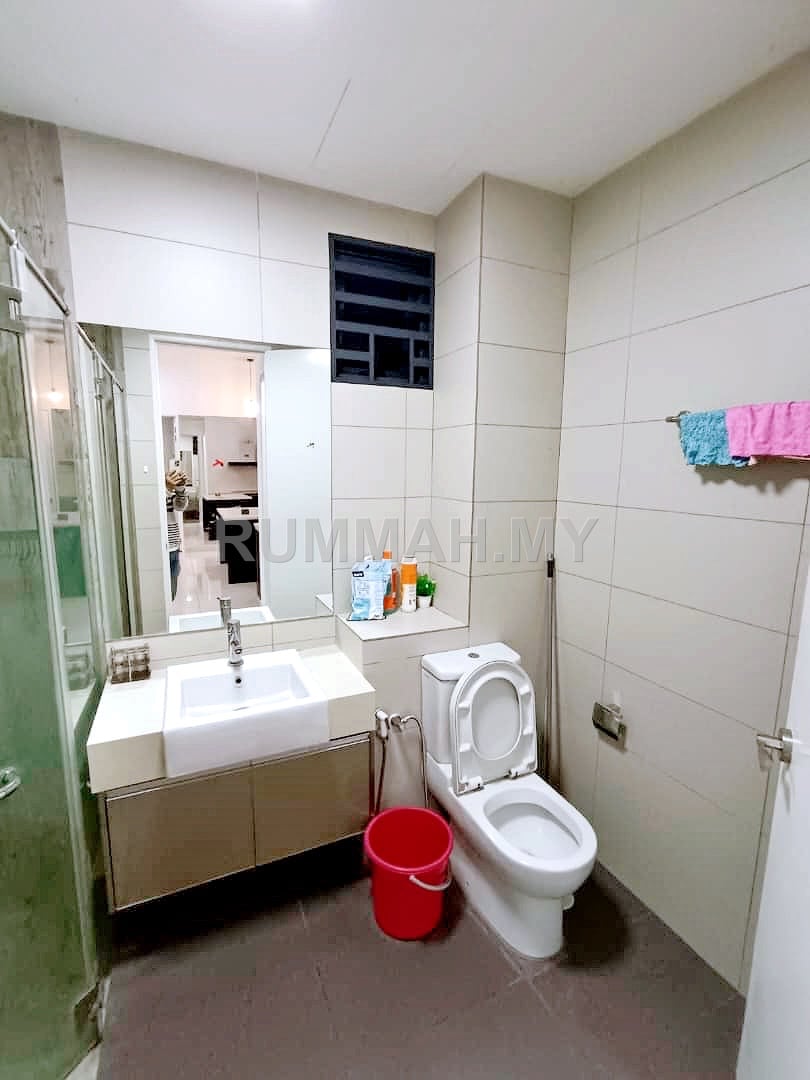 condo in Gelugor, Penang — photo 5