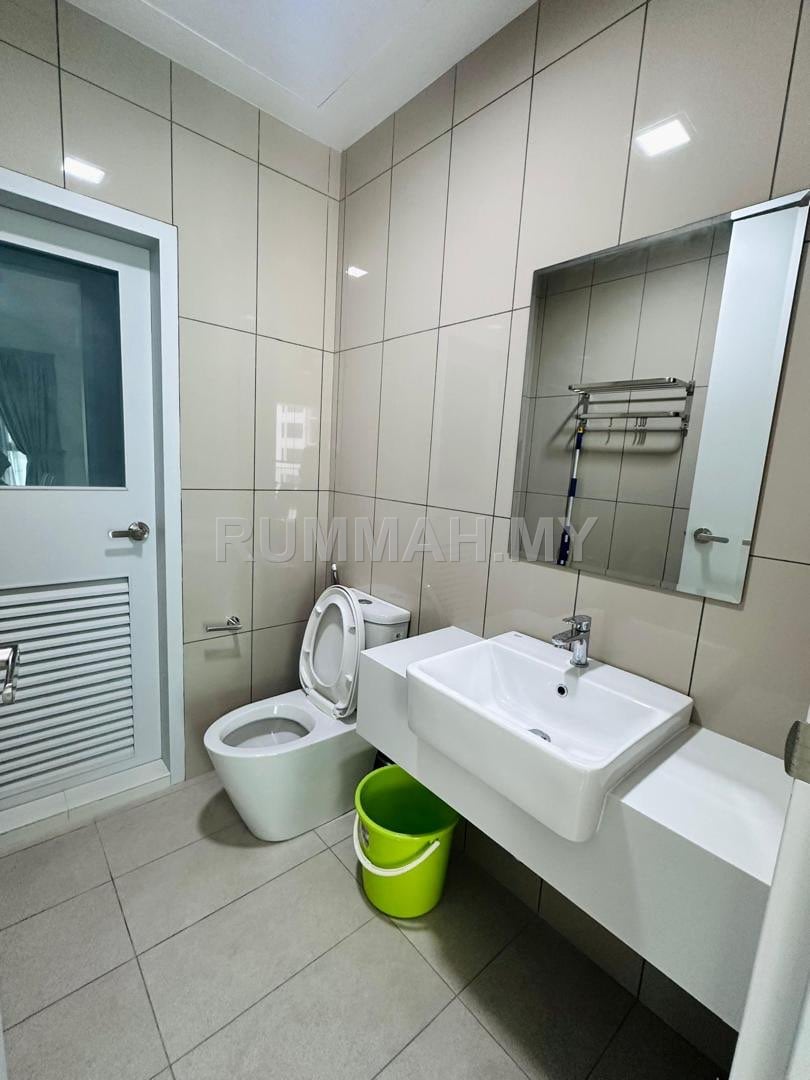 condo in Gelugor, Penang — photo 6