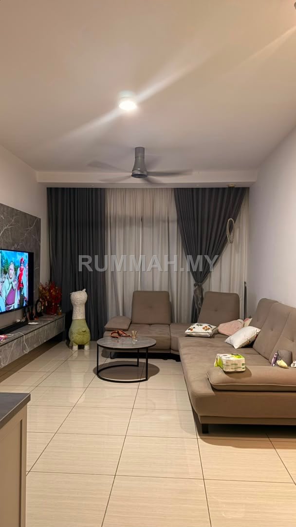 2-bedroom condo in Bayan Lepas, Penang for rent - Queens 2 Condo for Rent @ Queens Residences, Queensbay | Garden Unit