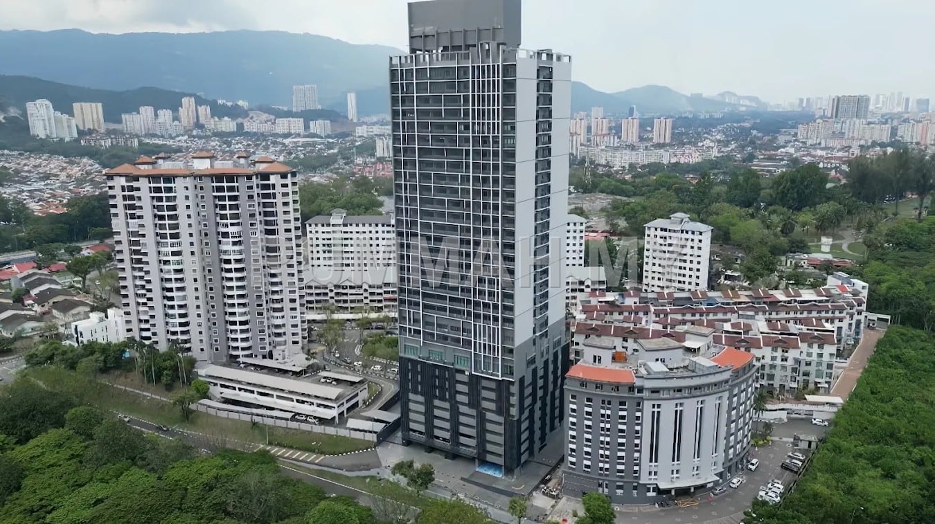 1-bedroom condo in George Town, Penang for sale - 𝗙𝗢R INVESTOR ONLY - Rental Income: RM2,590.00/month  ‼️‼️ VOS Hostel Suites @ Bukit Dumbar | High Floor | Fully Furnished Studio  📍 Bukit Dumbar • nearby USM • Lotus's • The Light Waterfront • Georgetown •