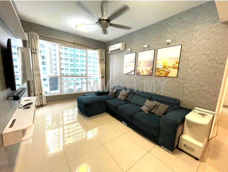 3-bedroom condo in Tanjung Tokong, Penang for sale - I-Santorini/Tanjung Tokong/850sf/Renovated/2 Car Parks/Seaview