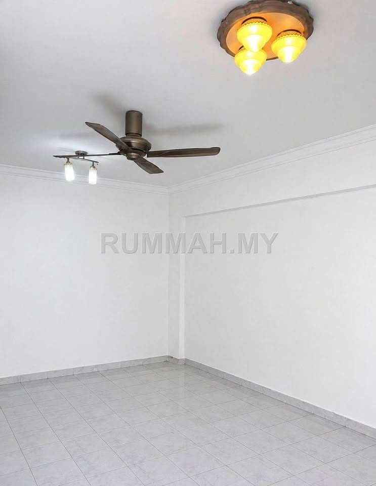 3-bedroom condo in Jelutong, Penang for sale - Eastern Court, Jelutong | Freehold