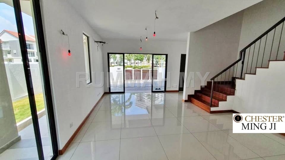 5-bedroom house in Bayan Lepas, Penang for sale - 3 Storey Semi-Detached House for Sale @ Setia Pearl Island, Bayan Lepas | Freehold