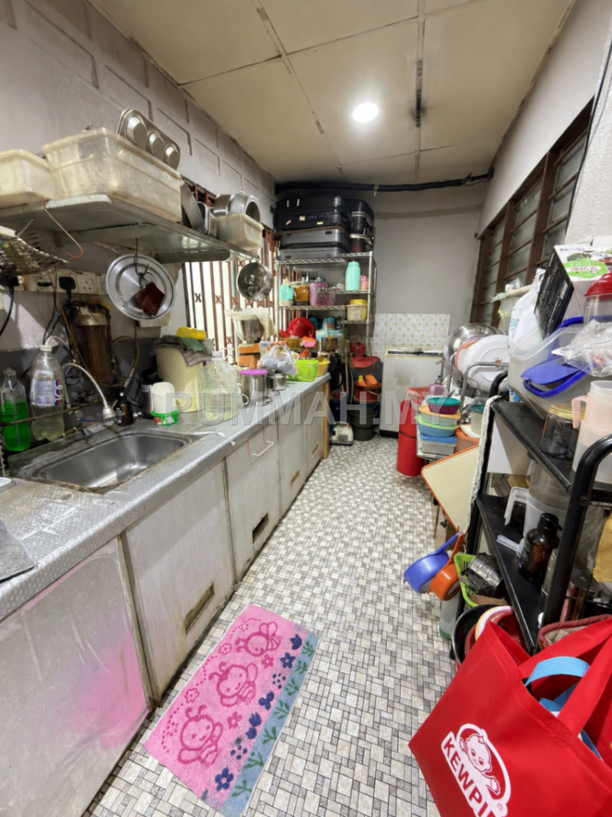 3-bedroom house in Bayan Baru, Penang for sale - Taman Sri Tunas bayan baru single storey corner unit near FTZ industral sublet