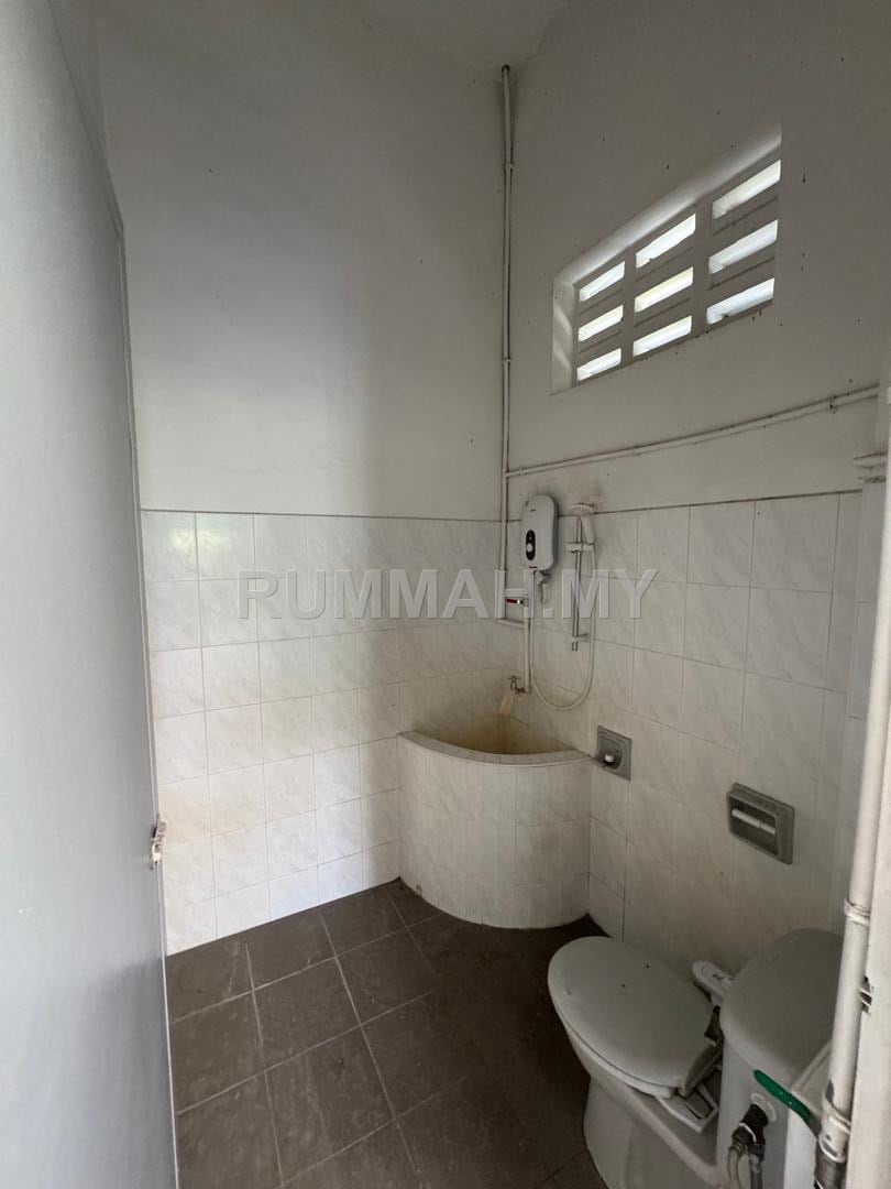 house in Tanjung Tokong, Penang — photo 4