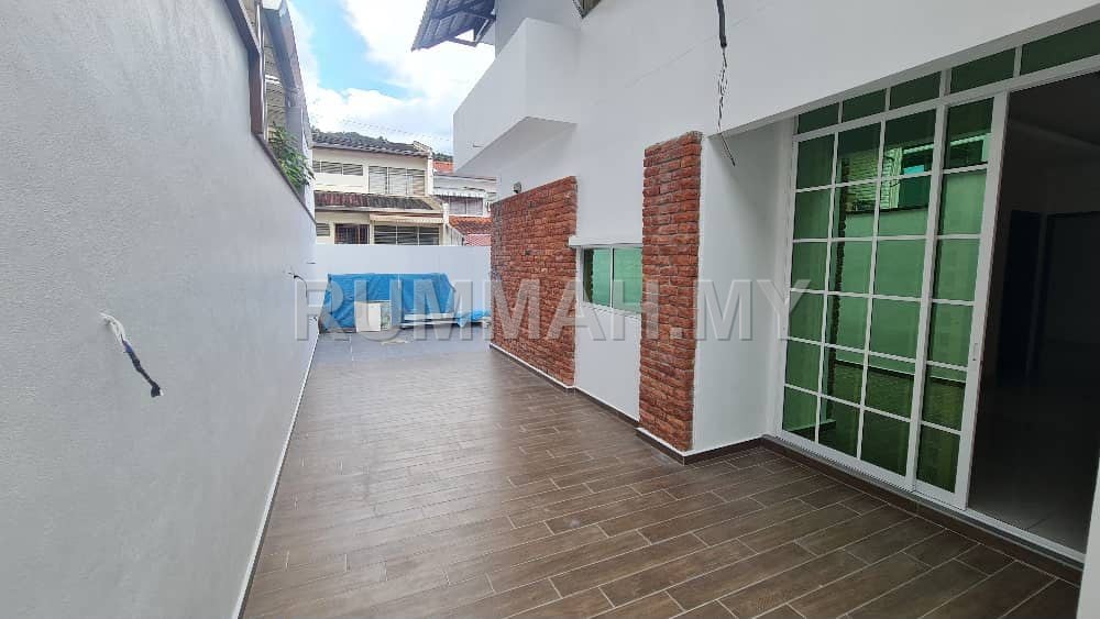 5-bedroom house in Jelutong, Penang for sale - Medan Tembaga Semi D , Island Park Penang
