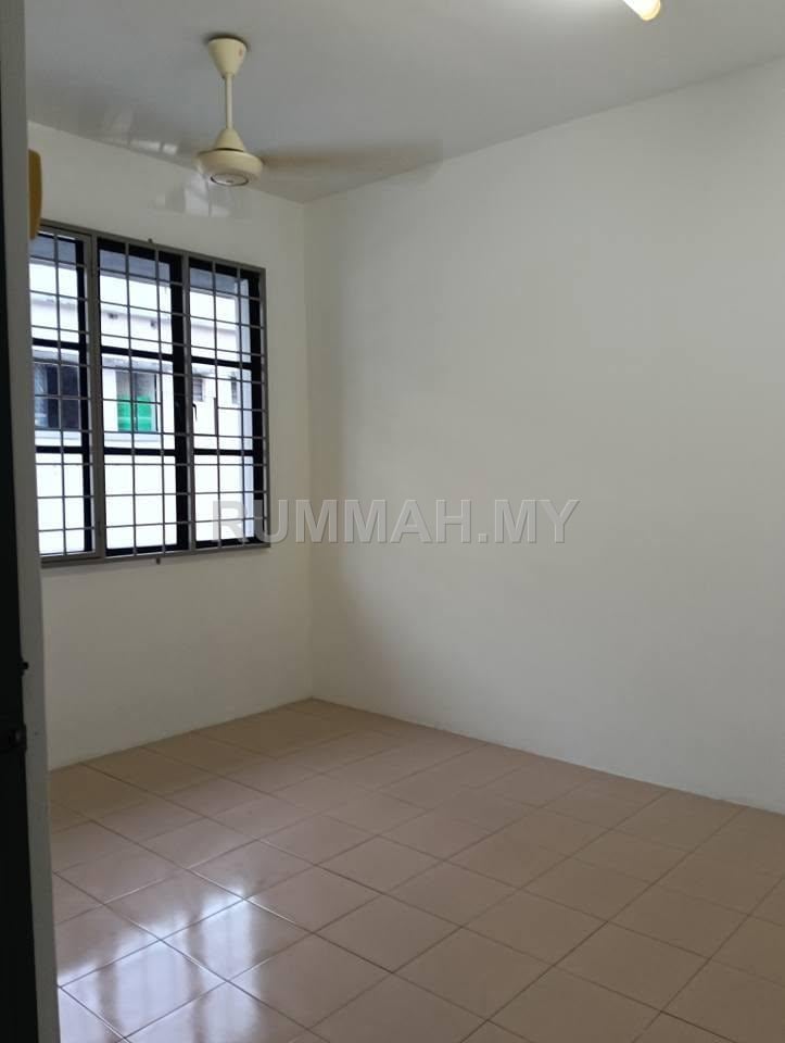house in Bukit Jambul, Penang — photo 4