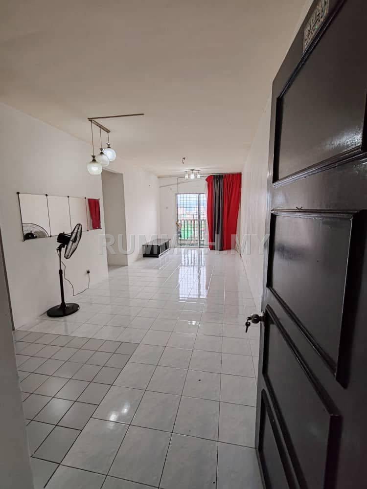 4-bedroom condo in Batu Caves, Selangor for sale - High Floor Laksamana Puri Condominium Batu Caves Gombak For Sale
