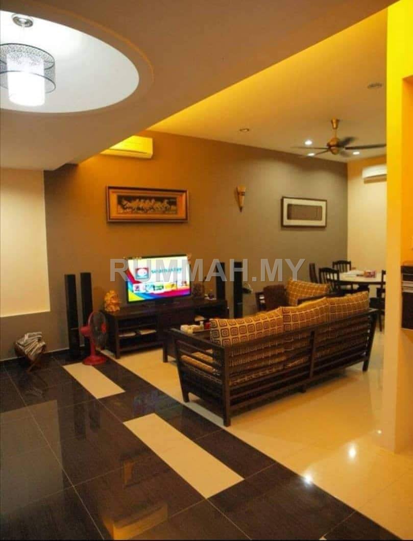 5-bedroom house in Bayan Lepas, Penang for sale - Setia Pearl Island 3 Storey Terrace Intermediate Reno Bayan Lepas 