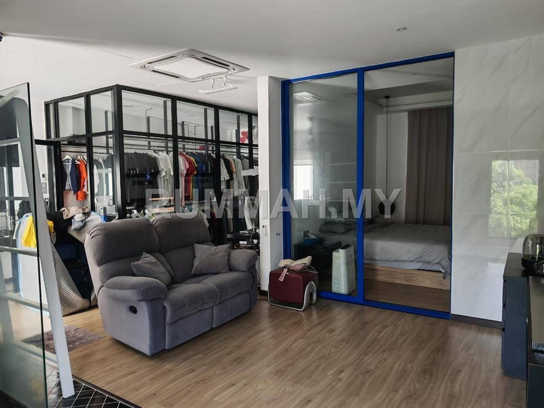 6-bedroom house in Bayan Lepas, Penang for sale - D’Residence Bayan Mutiara Super link 3 storey terrace