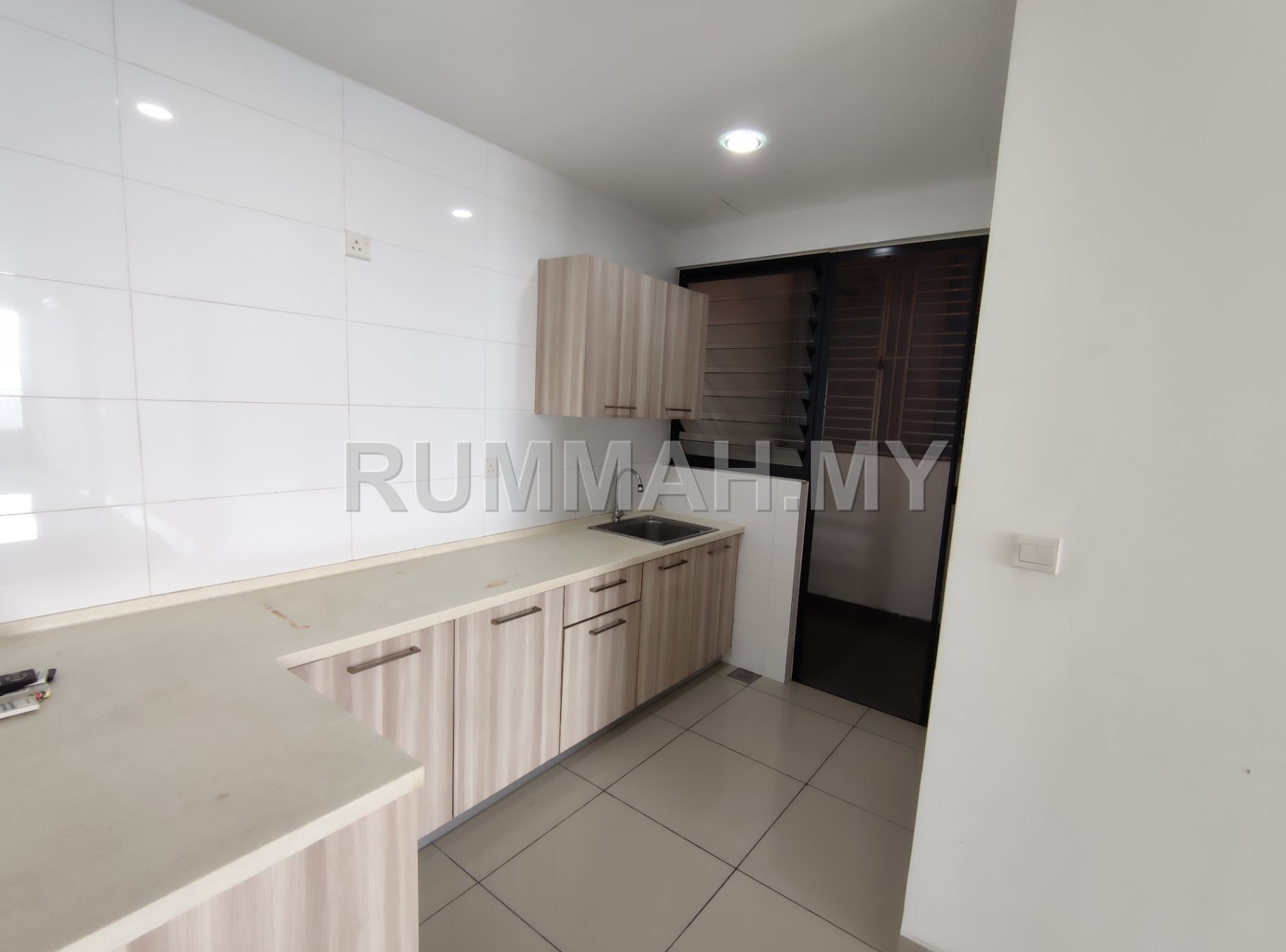 condo in Taman Mas Puchong, Selangor — photo 3