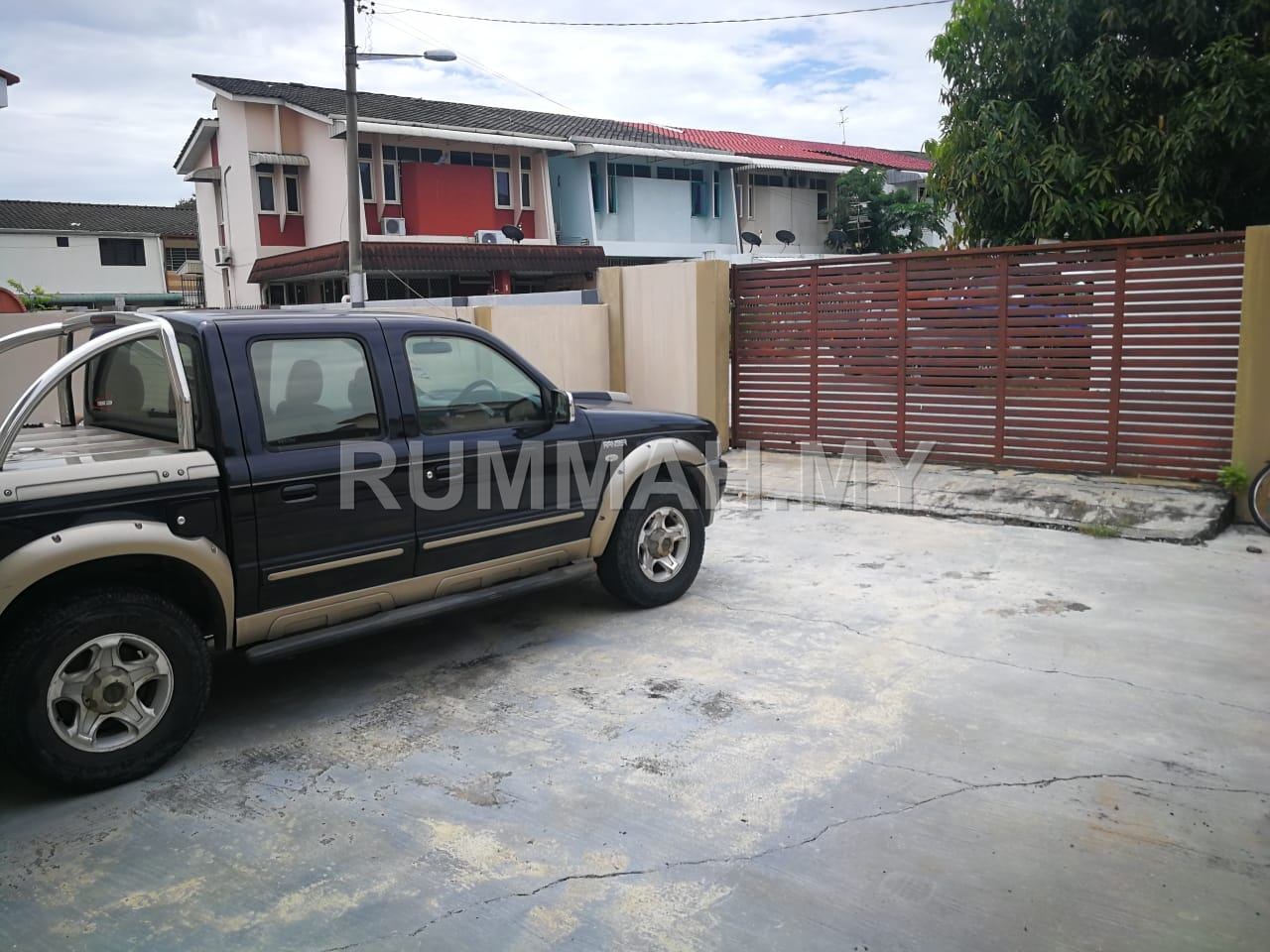 5-bedroom house in Jelutong, Penang for sale - Greenlane Lorong Delima Bungalow 2 Storey_ Island glades