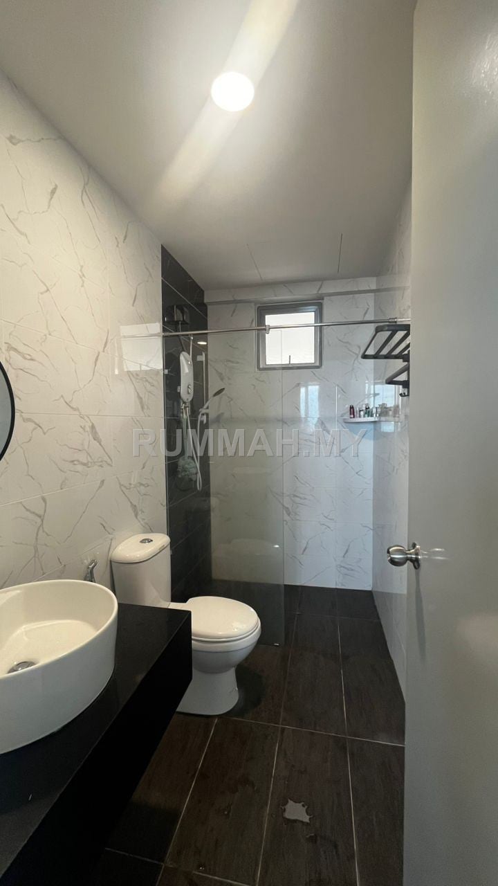 condo in Gelugor, Penang — photo 6