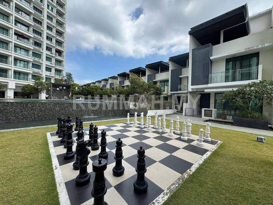 4-bedroom house in Sungai Ara, Penang for rent - Iconies Skies Terrace Sungai Ara Furnish Renovated 