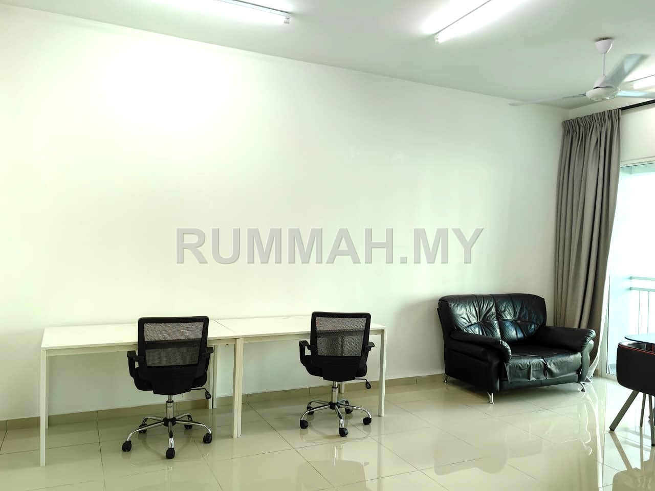 3-bedroom condo in Bayan Lepas, Penang for rent - Solaria Residences/Bayan Lepas/1115 Sqft/Partial Furnished/2 Car Parks