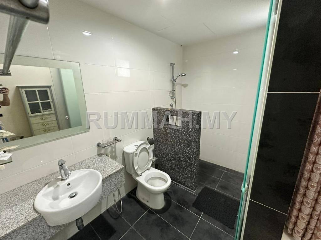 condo in Gelugor, Penang — photo 7