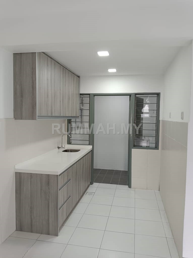 condo in Puchong, Selangor — photo 2