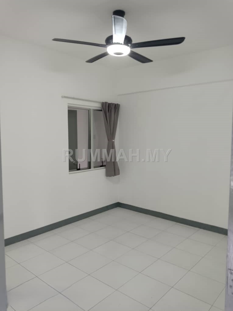 condo in Puchong, Selangor — photo 4