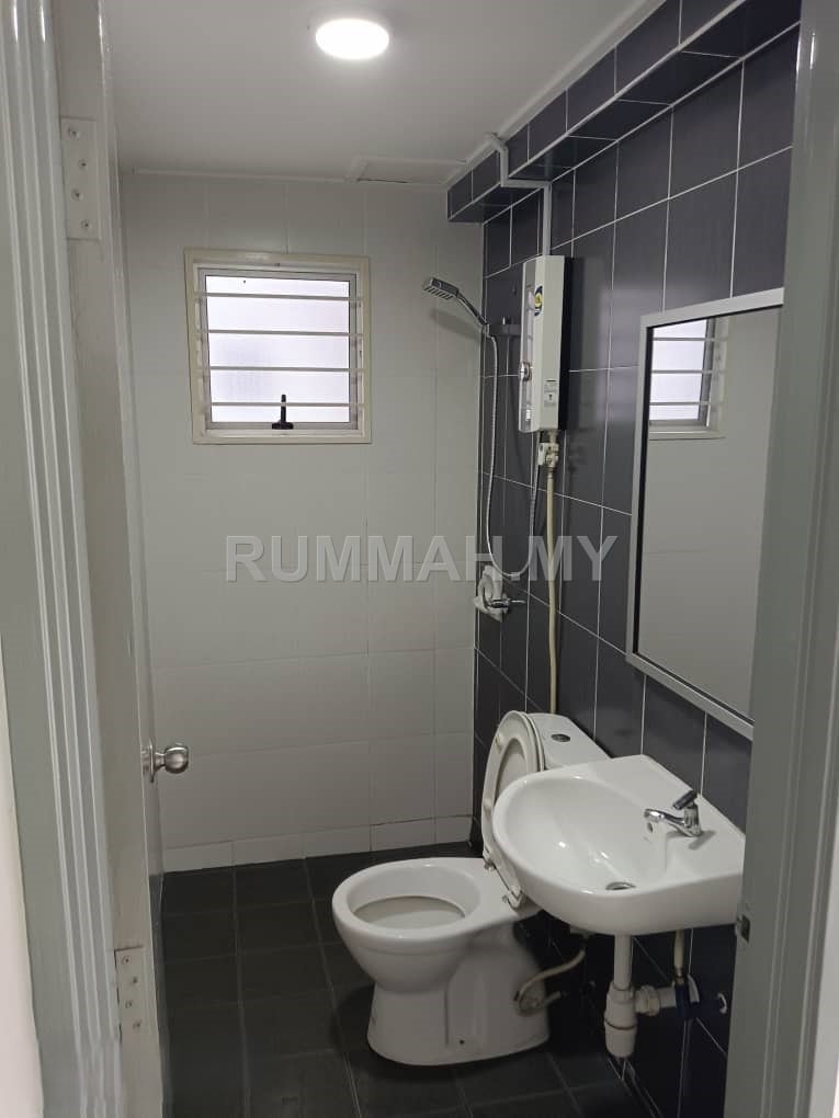 condo in Puchong, Selangor — photo 5