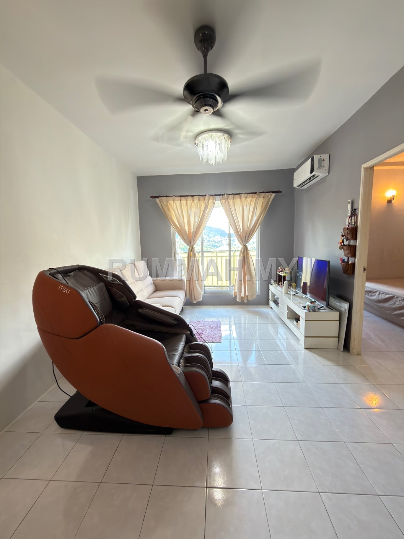 3-bedroom condo in Bayan Lepas, Penang for sale - 2 car parks Relau Vista Apartment 800sf high floor bigger balcony