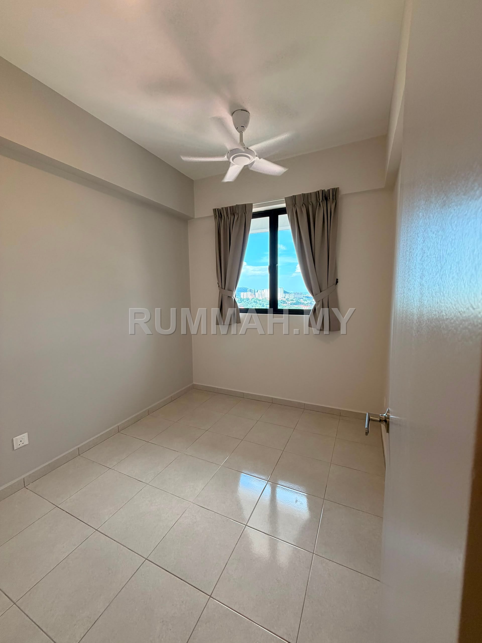 condo in Gelugor, Penang — photo 4