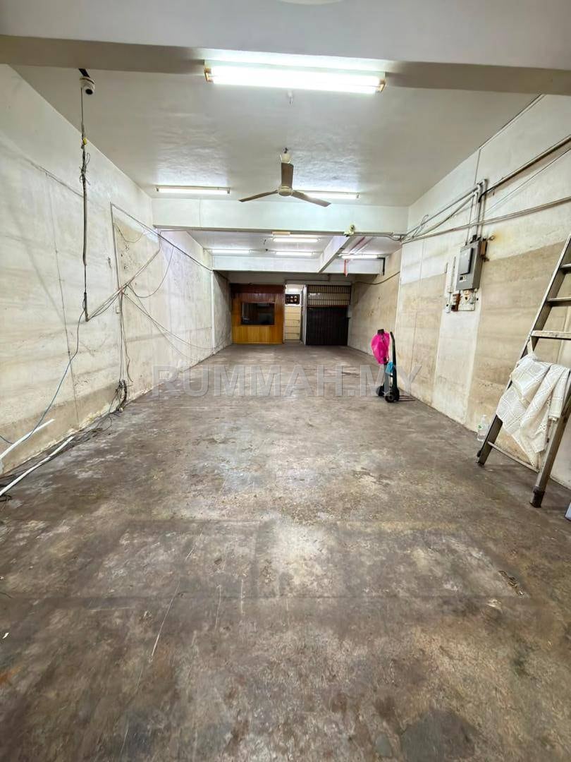 3-bedroom commercial in George Town, Penang for sale - Lebuh McNair Georgetown 4-Storey Commercial Building Opposite First Avenue Mall For Sale RM5.5Mil 槟城乔治市 Lebuh McNair 四层商业楼 正对 First Avenue Mall 出售 RM550万